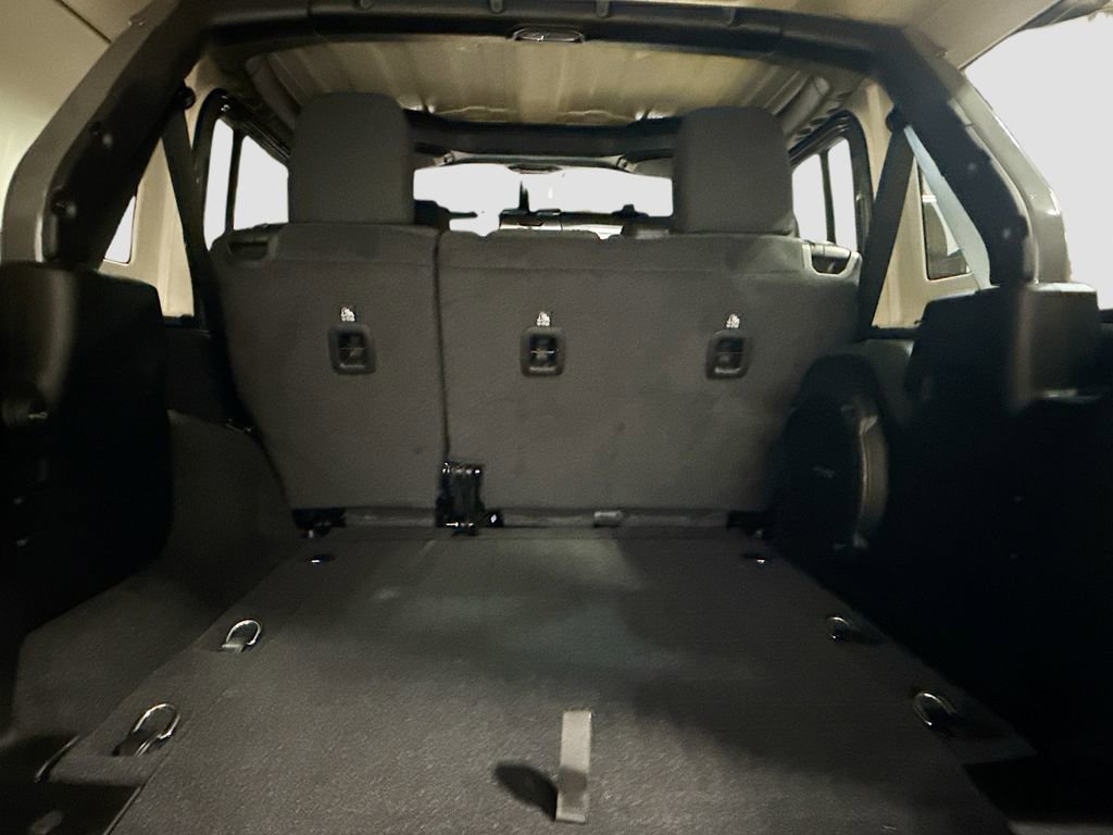 Used 2021 Jeep Wrangler Unlimited Rubicon image 25