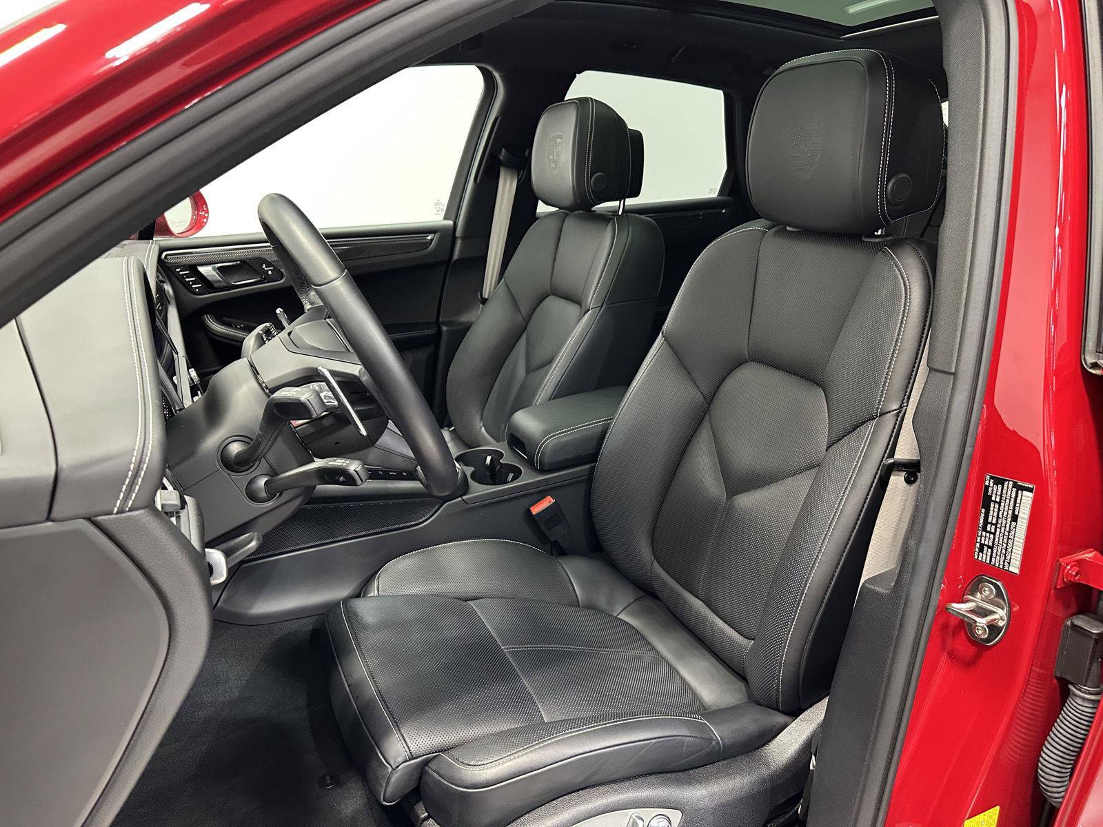 Used 2024 Porsche Macan S AWD/4WD image 5