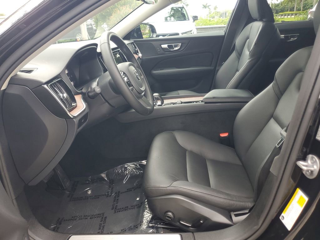 Certified 2025 Volvo V60 B5 Cross Country Plus AWD/4WD image 16