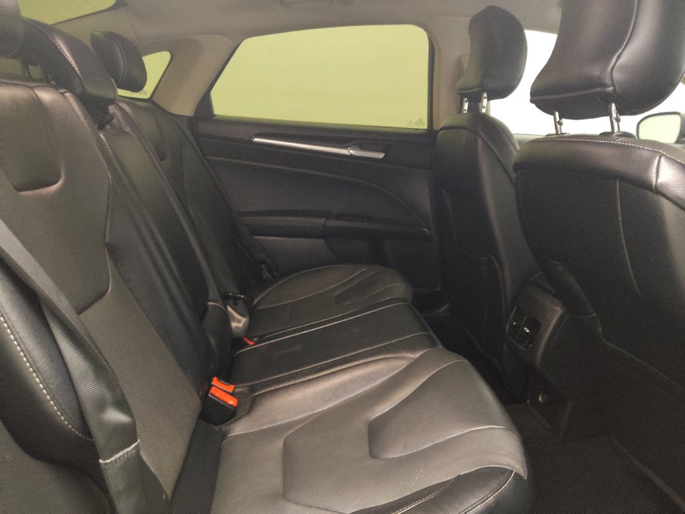 Used 2019 Ford Fusion Titanium FWD image 19