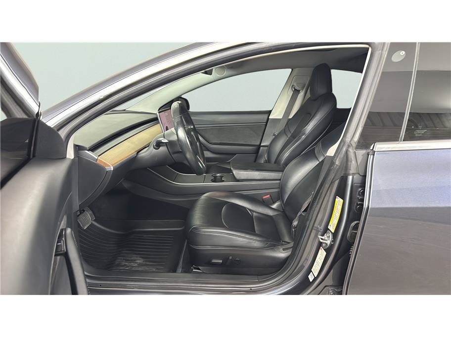 Used 2018 Tesla Model 3 Long Range RWD image 9