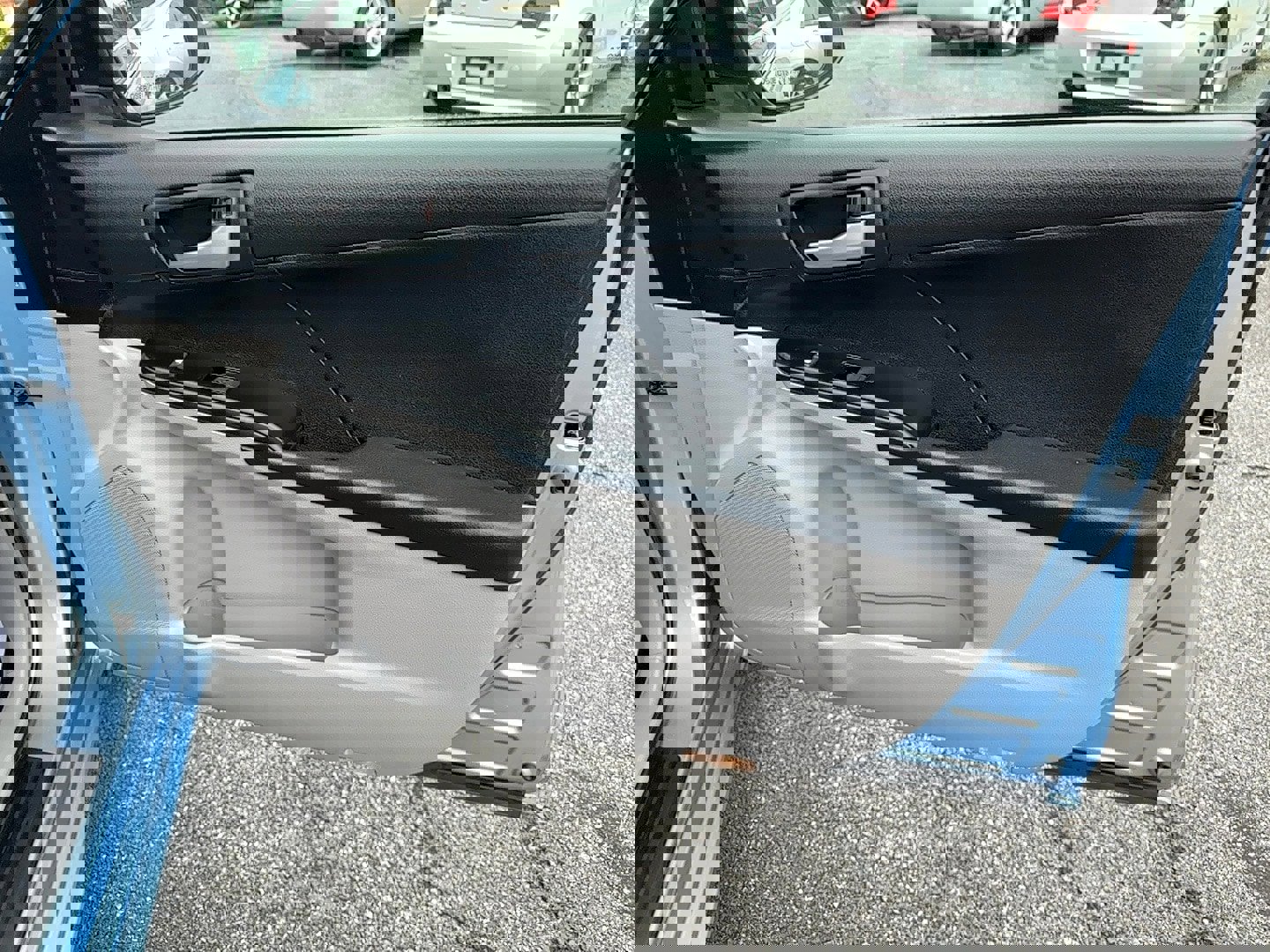 Used 2012 Toyota Camry L image 16