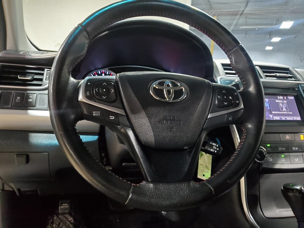 Used 2016 Toyota Camry SE FWD image 23