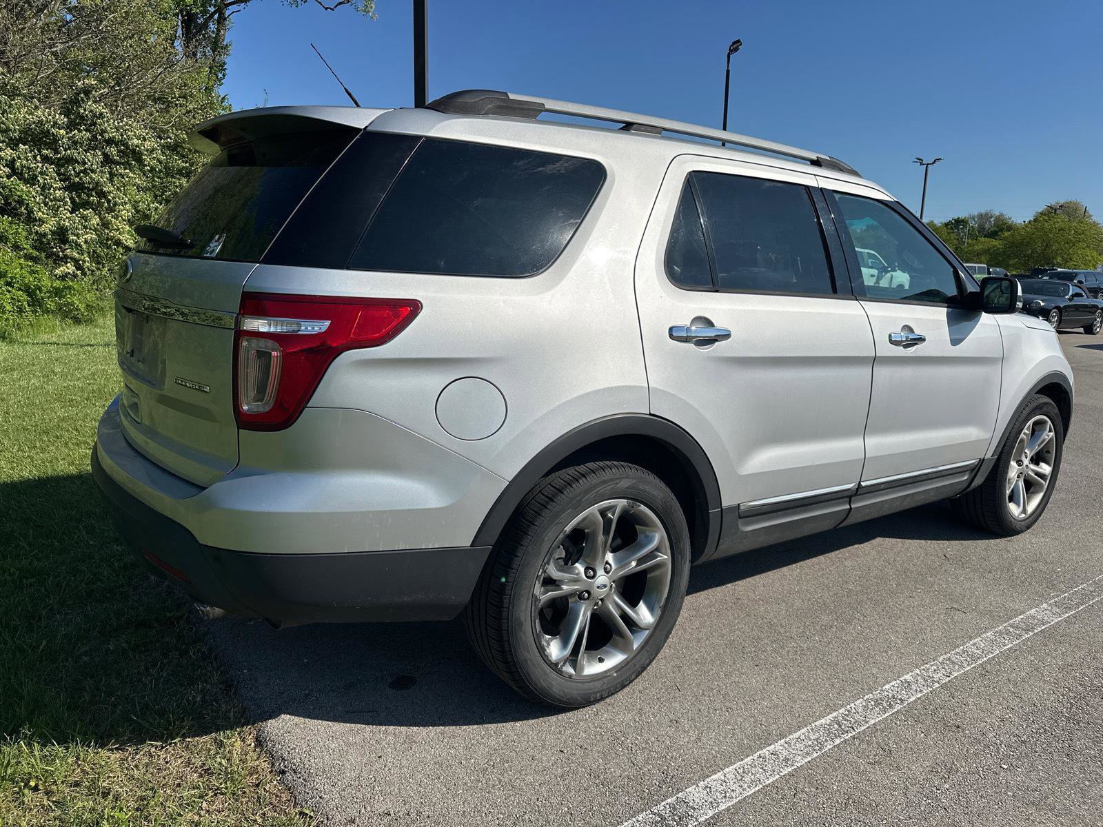 Used 2015 Ford Explorer Limited image 10