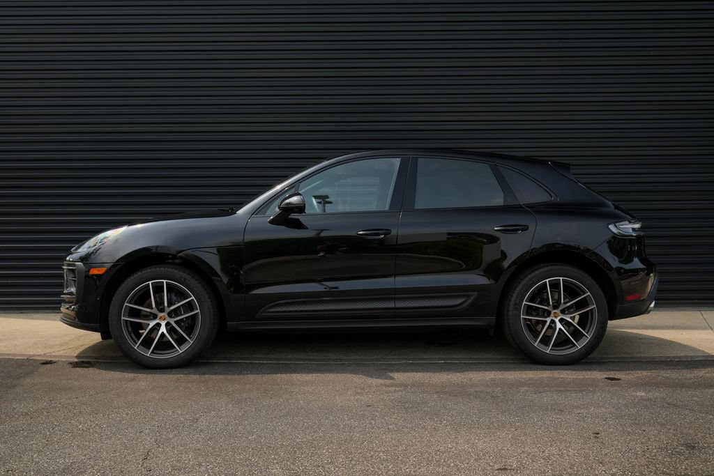 Certified 2026 Porsche Macan AWD/4WD image 2
