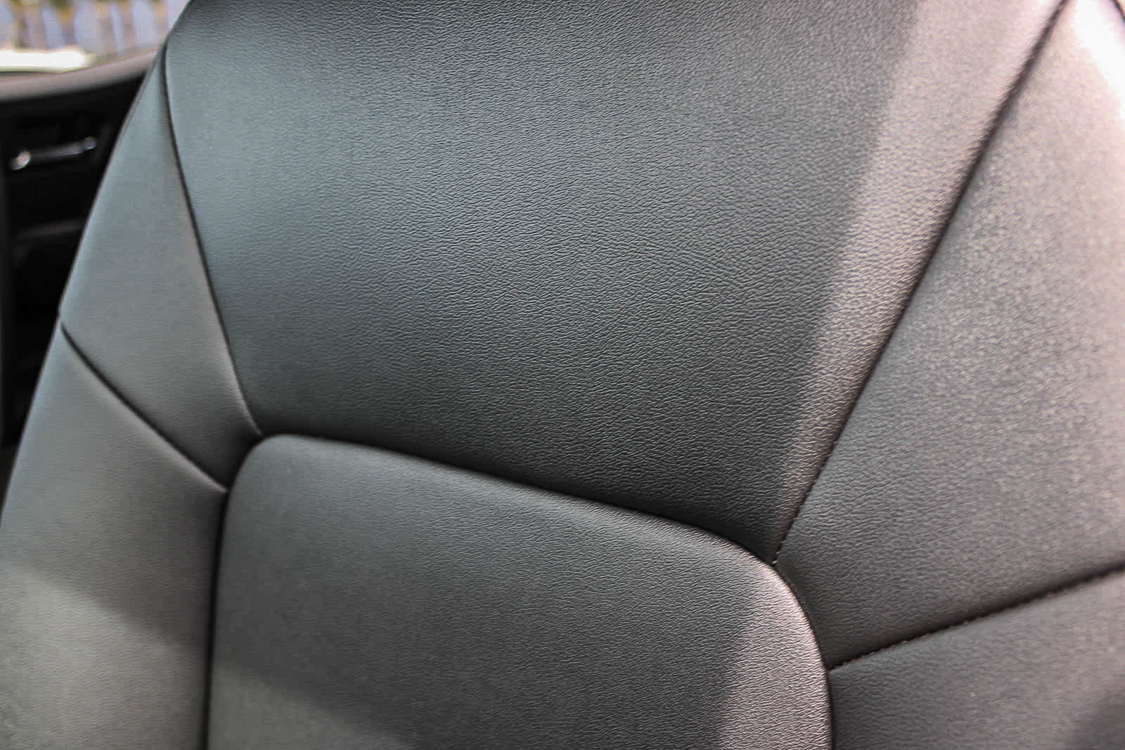 Used 2025 Chevrolet Colorado LT w/ LT Convenience Package image 23