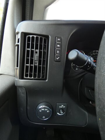 Used 2017 Chevrolet Express 3500 RWD image 10