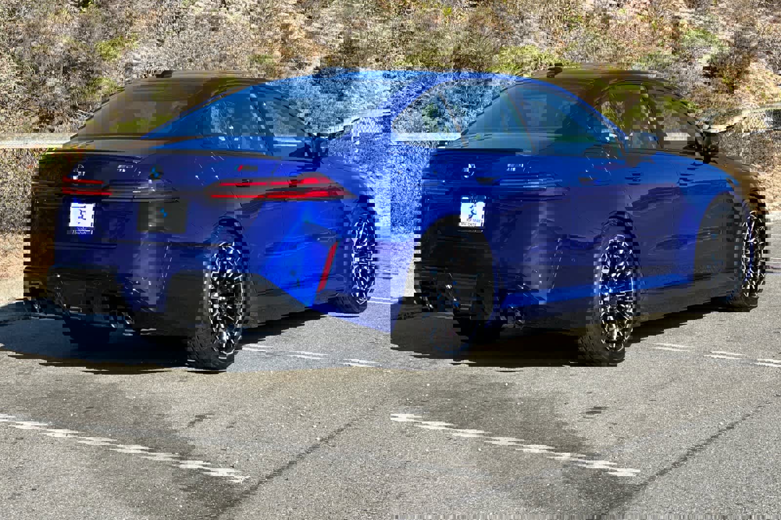 Used 2025 BMW M5 w/ Carbon Package image 2