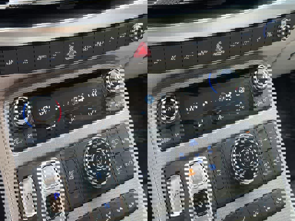 Used 2024 Hyundai Palisade Calligraphy image 17