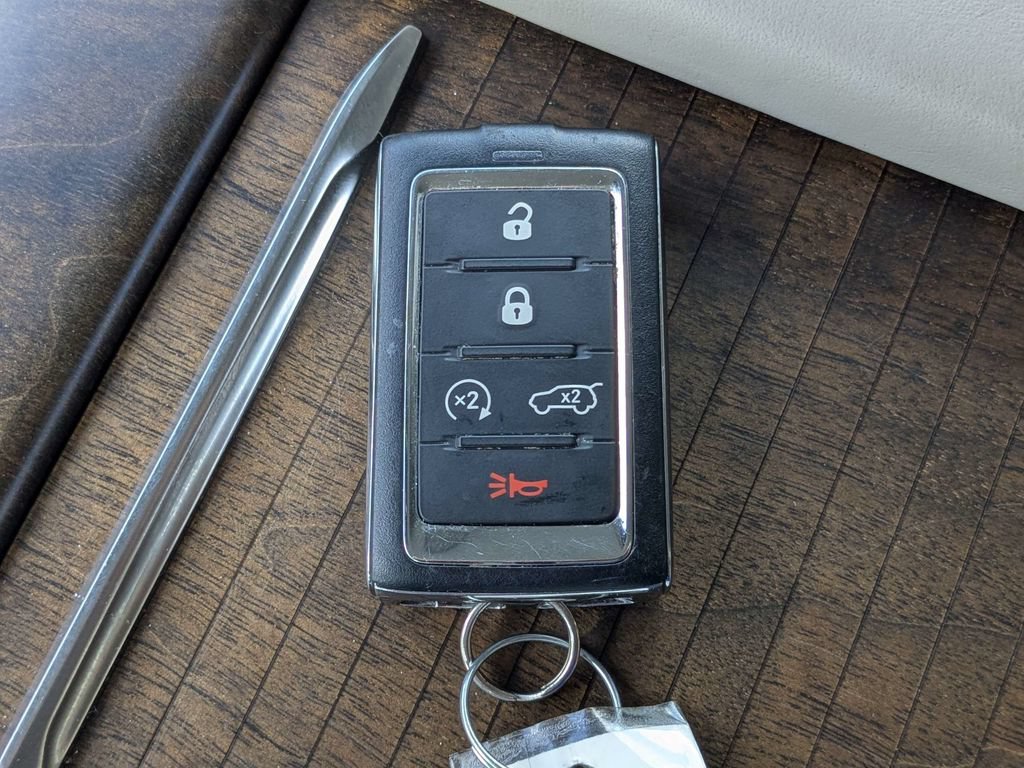 Used 2023 Jeep Grand Wagoneer L Series II AWD/4WD image 33