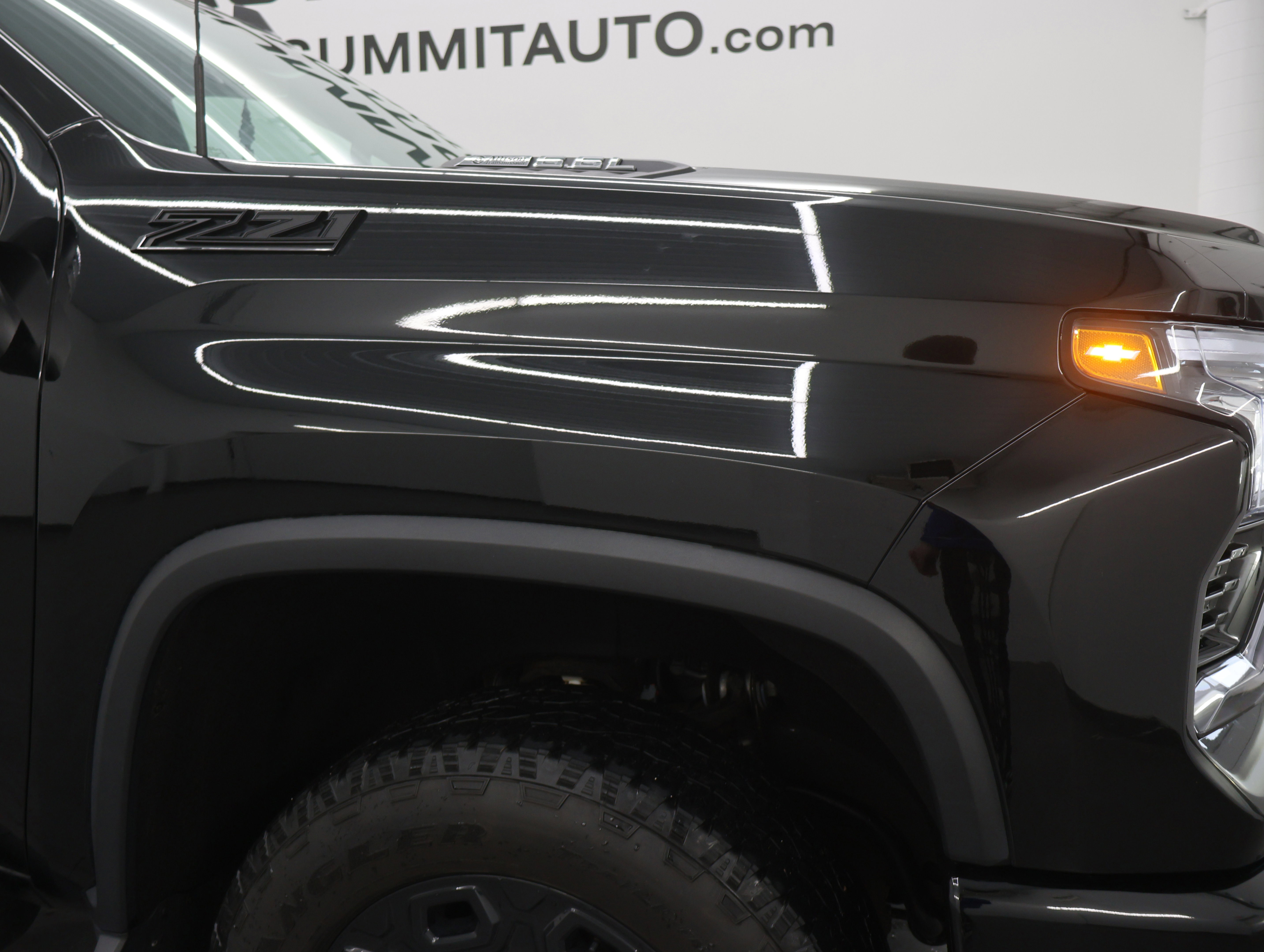 Used 2024 Chevrolet Silverado 2500 LT w/ Midnight Edition image 28