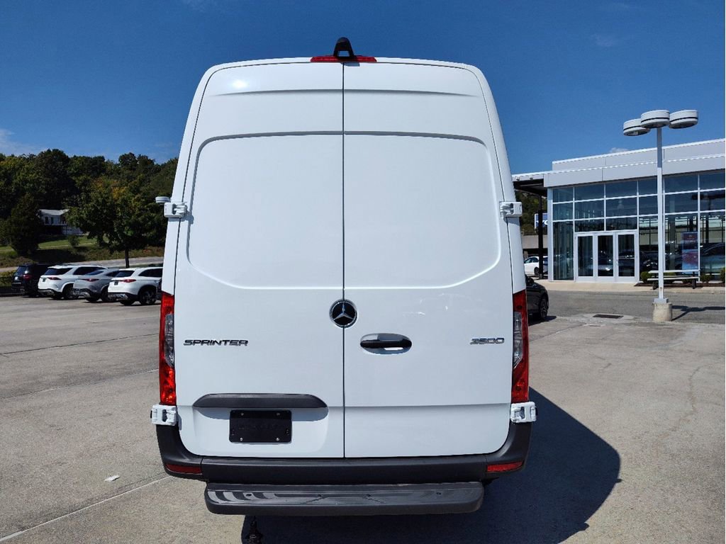 Used 2024 Mercedes-Benz Sprinter 2500 image 13