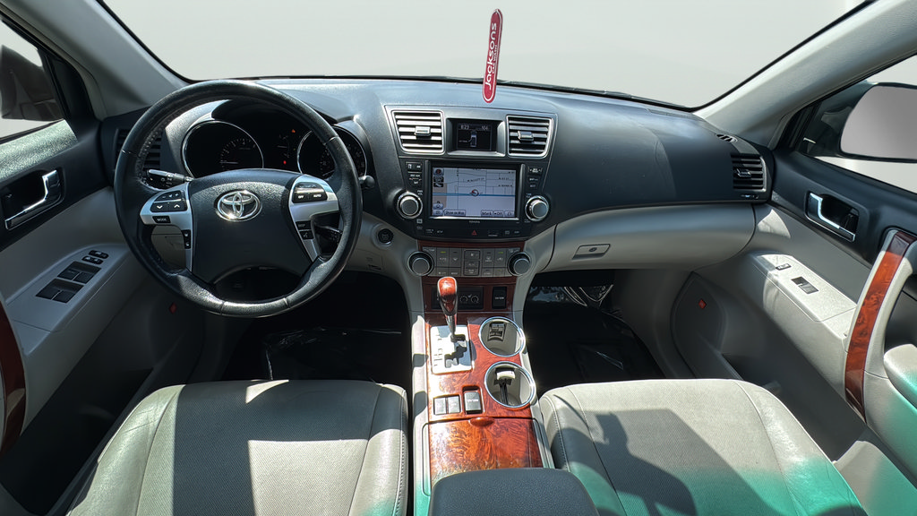 Used 2012 Toyota Highlander Limited w/ Tow Pkg FWD image 30