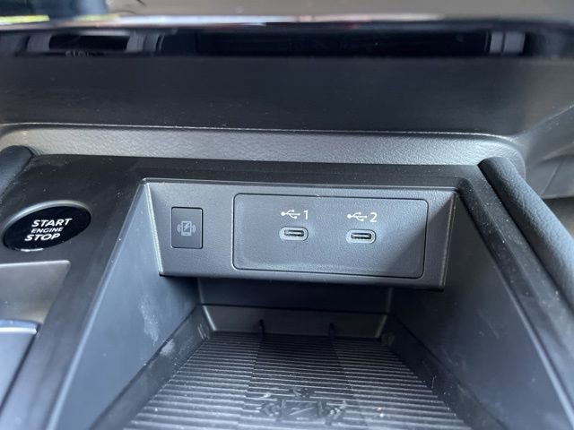 New 2025 Nissan Kicks SR image 23