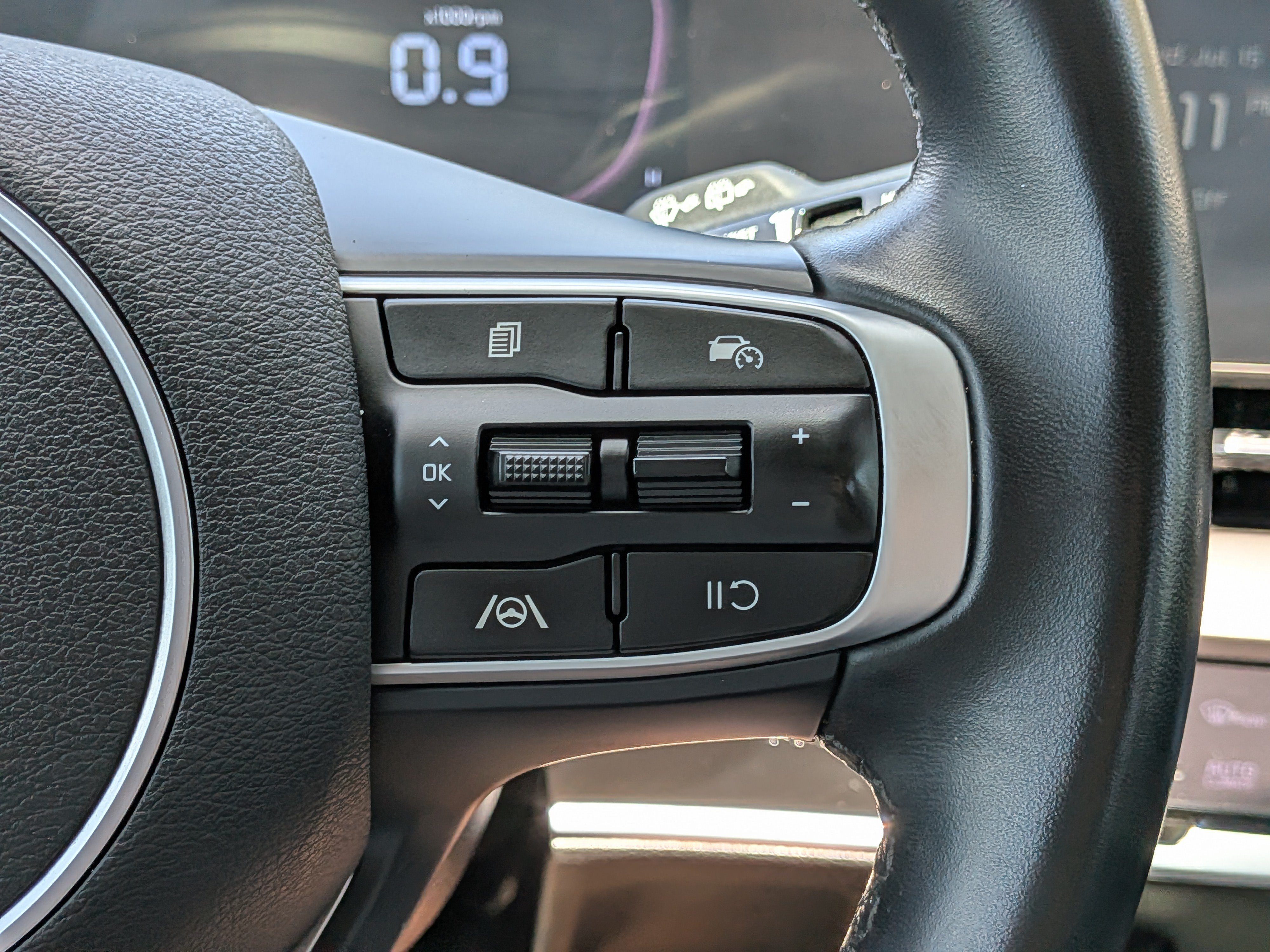 Used 2023 Kia Sportage EX FWD image 25