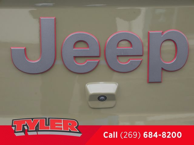 New 2026 Jeep Gladiator Rubicon w/ Steel Power Dome Hood Package AWD/4WD image 17