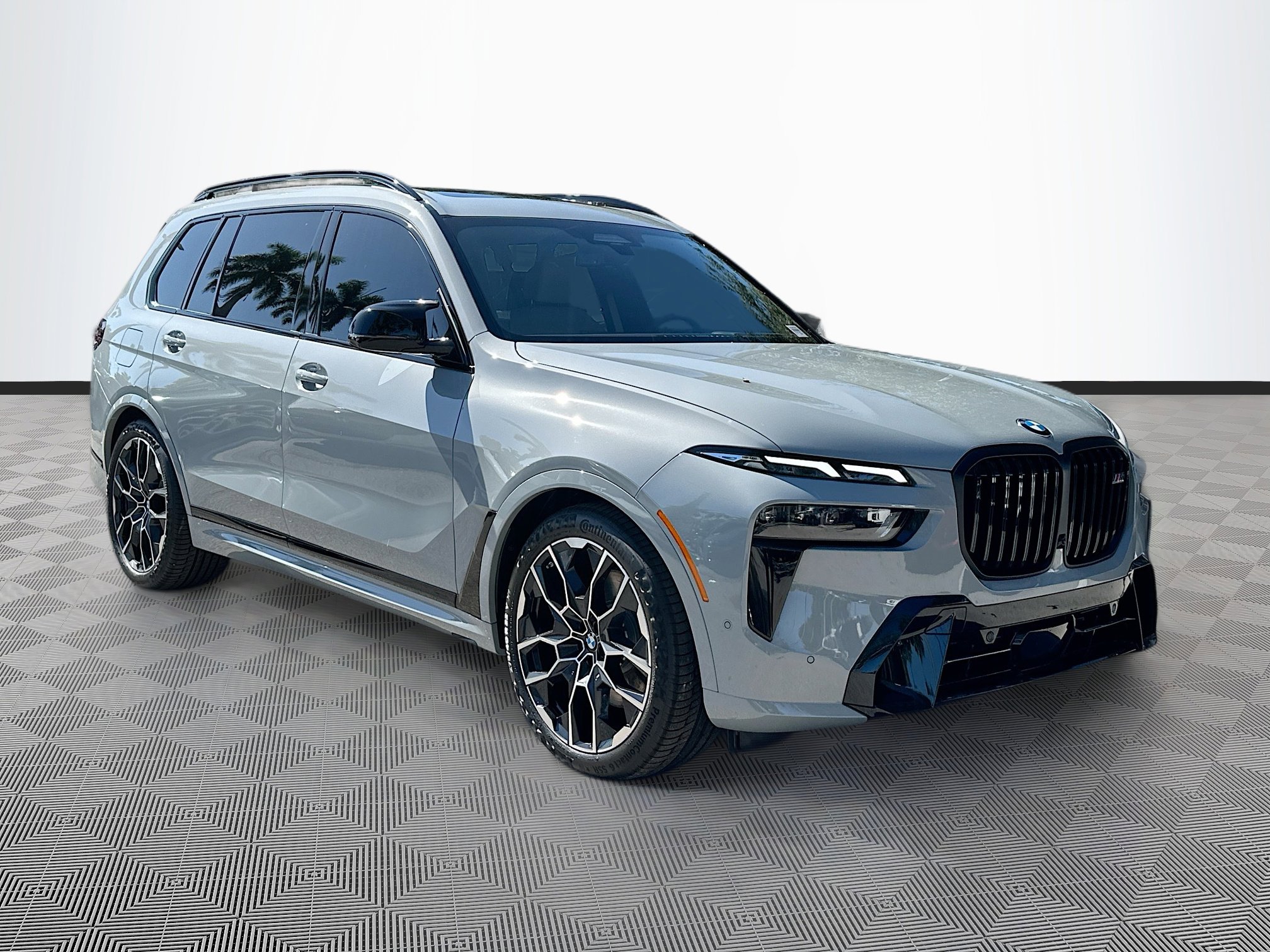 New 2026 BMW X7 M60i image 1