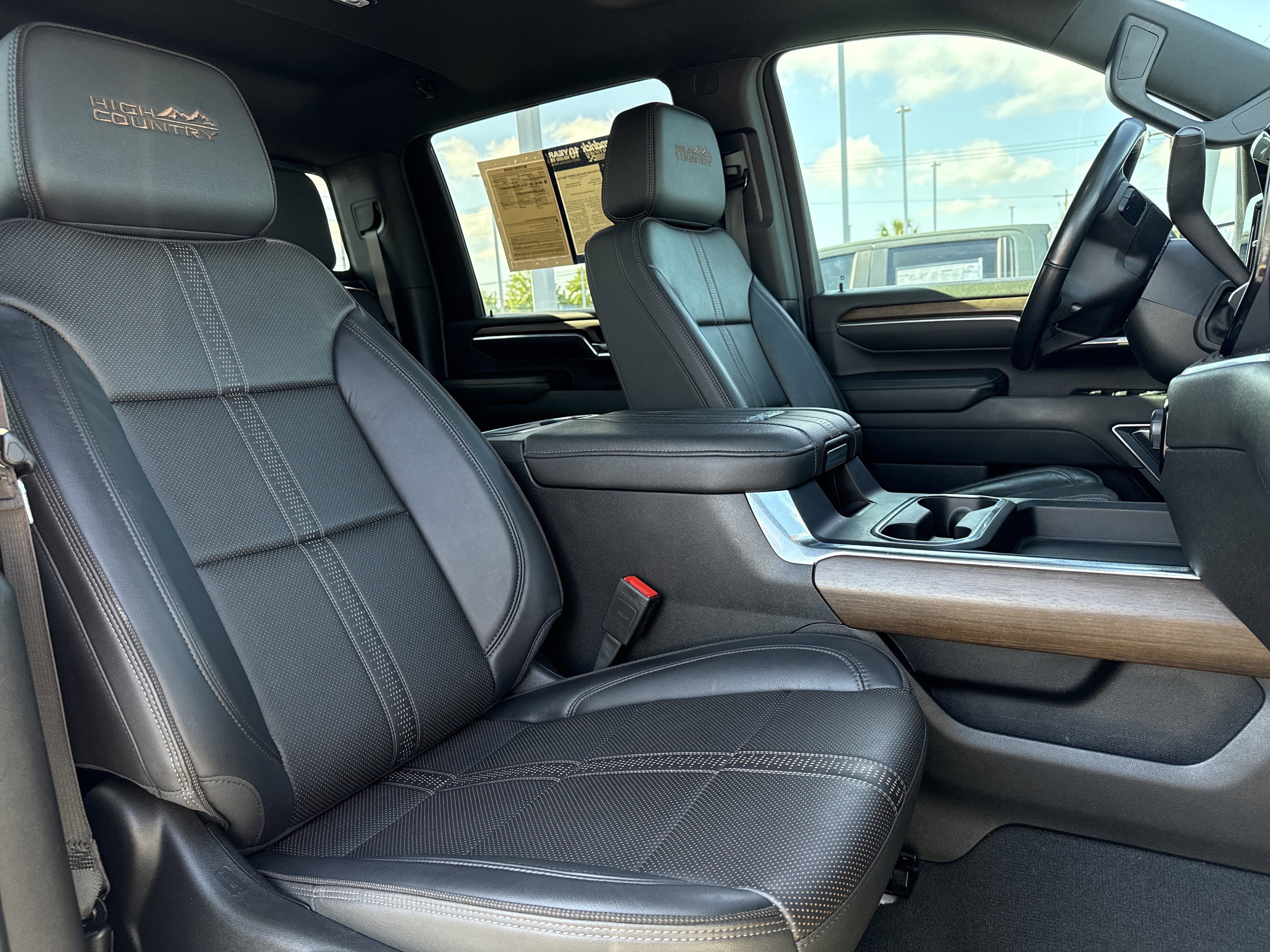 Used 2024 Chevrolet Silverado 2500 High Country w/ Technology Package AWD/4WD image 17