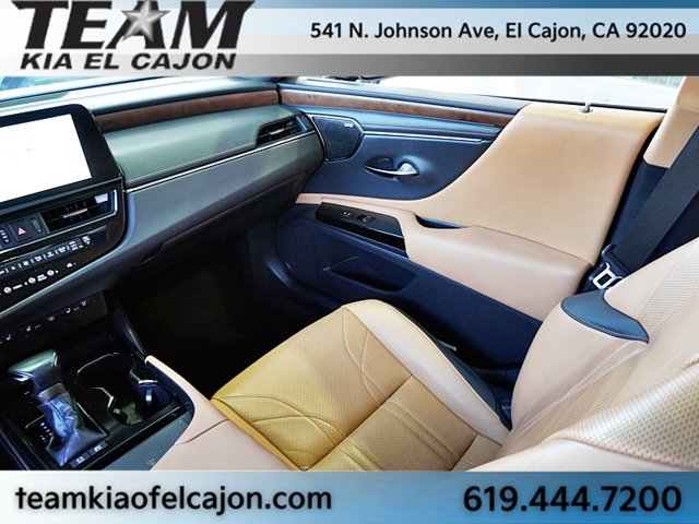 Used 2024 Lexus ES 300h Ultra Luxury w/ Accessory Package (Z2) FWD image 26