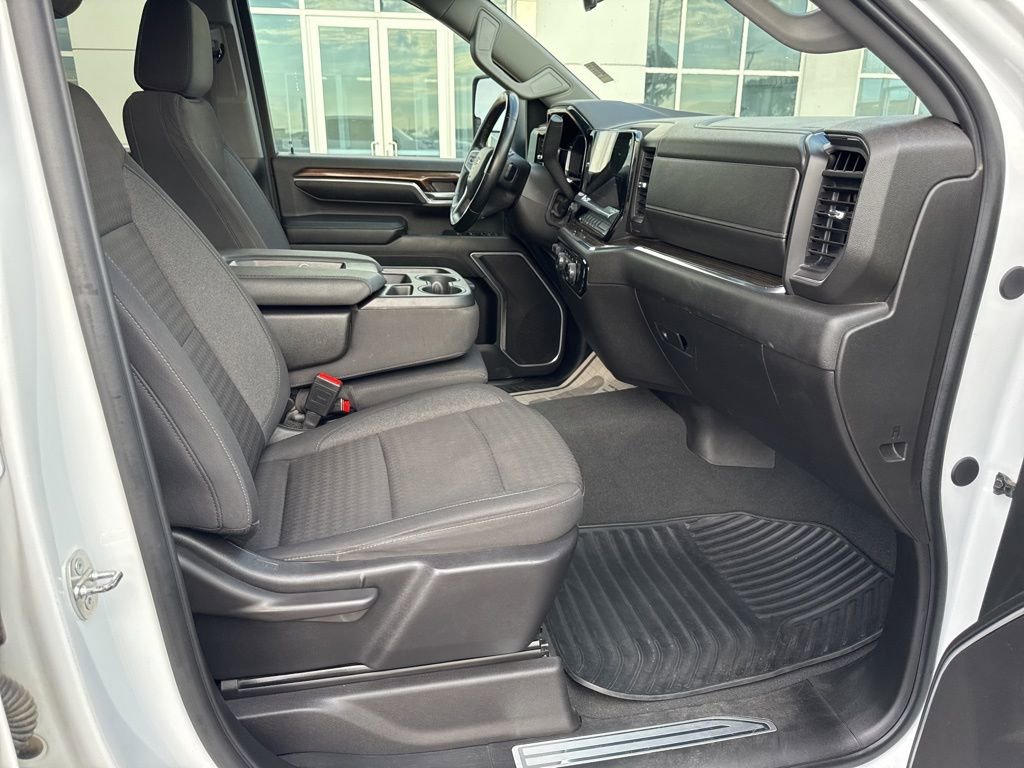 Used 2024 Chevrolet Silverado 2500 LT image 25