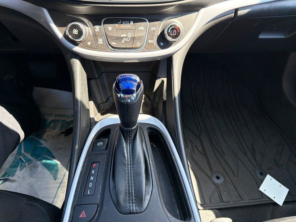 Used 2018 Chevrolet Volt LT w/ Comfort Package FWD image 18