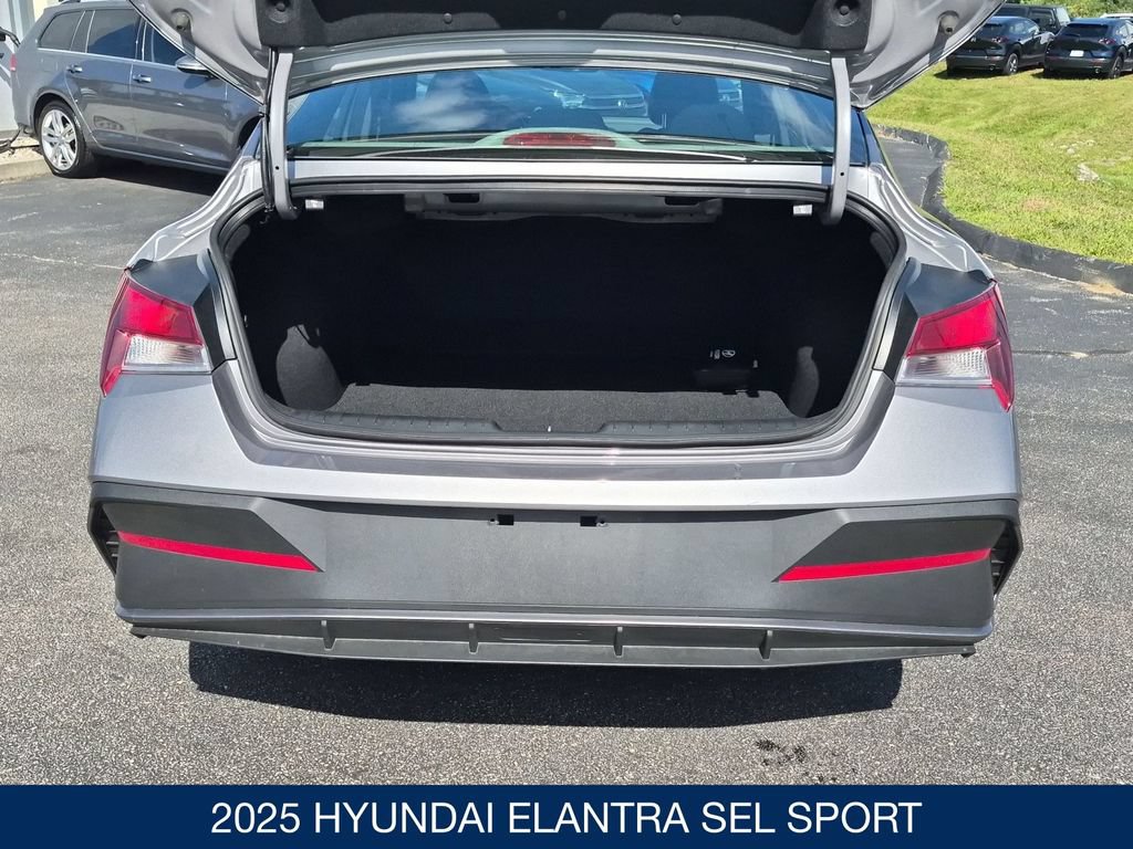 Certified 2025 Hyundai Elantra Sport FWD image 28