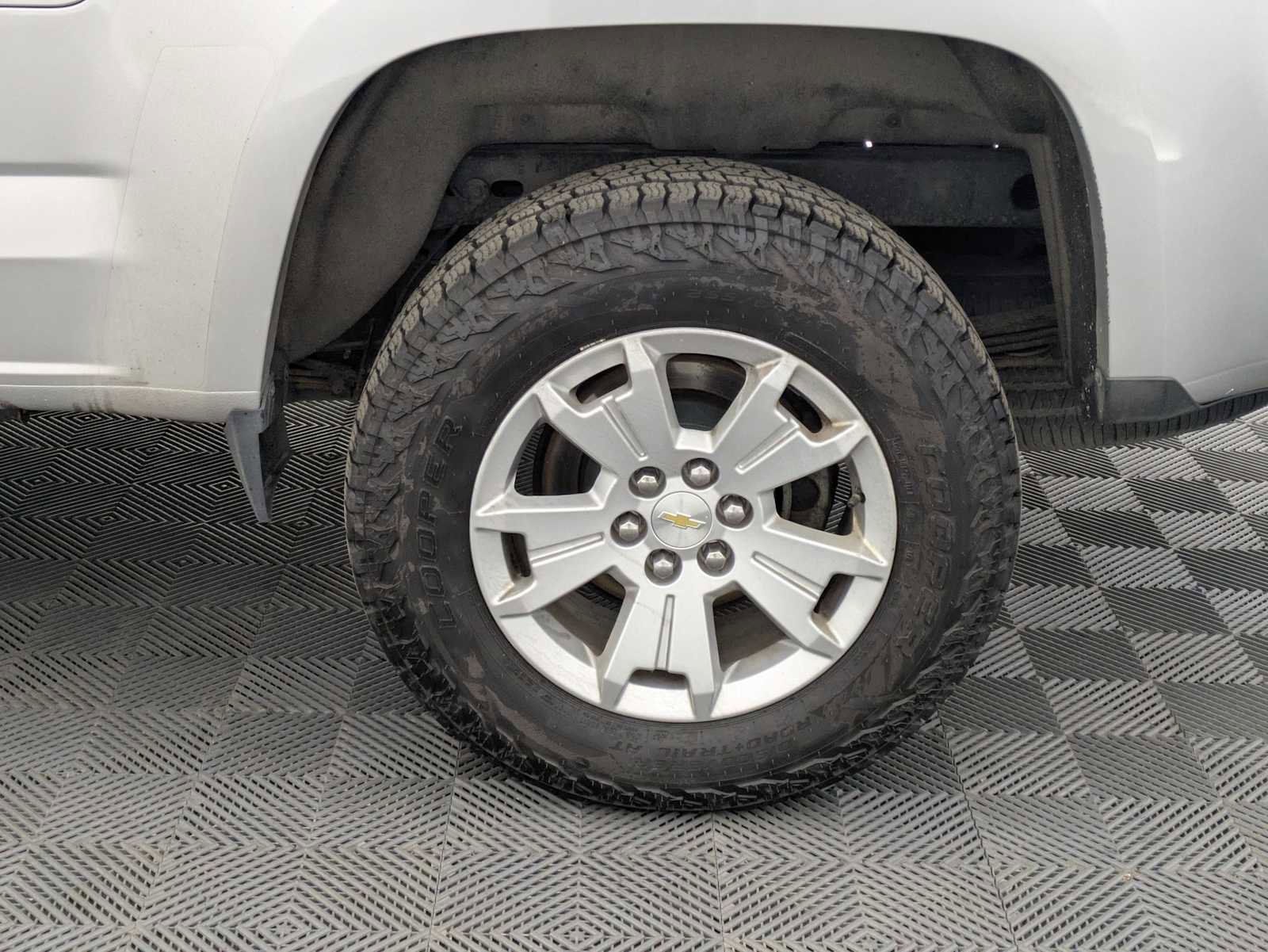 Used 2017 Chevrolet Colorado LT w/ Luxury Package, Chrome AWD/4WD image 14