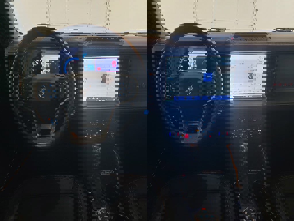 Used 2024 Ford Bronco Badlands image 12