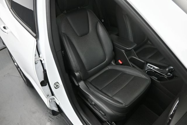 Used 2021 Buick Encore GX Essence w/ Experience Buick Package FWD image 11