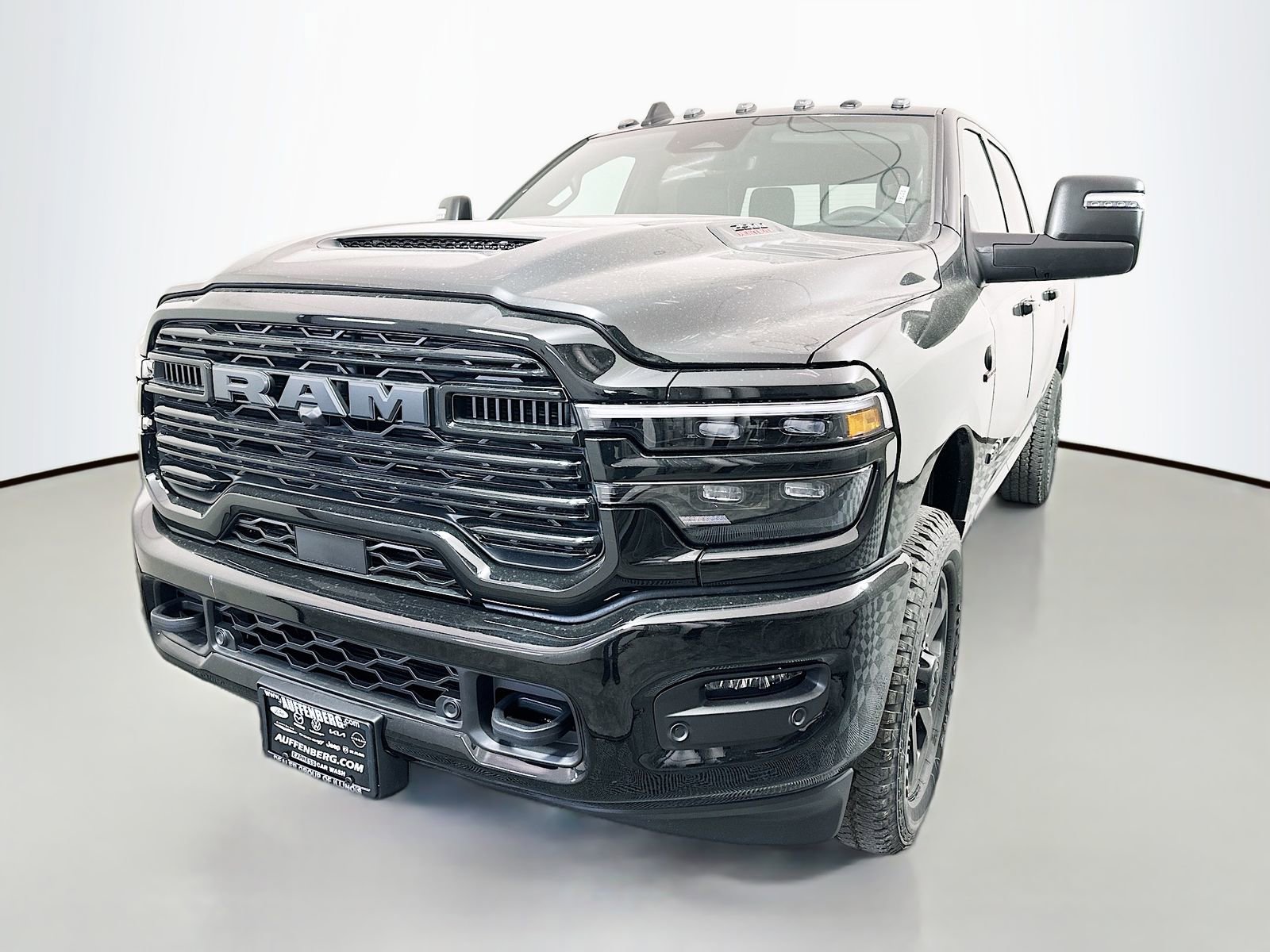 New 2026 RAM 2500 Laramie AWD/4WD image 3