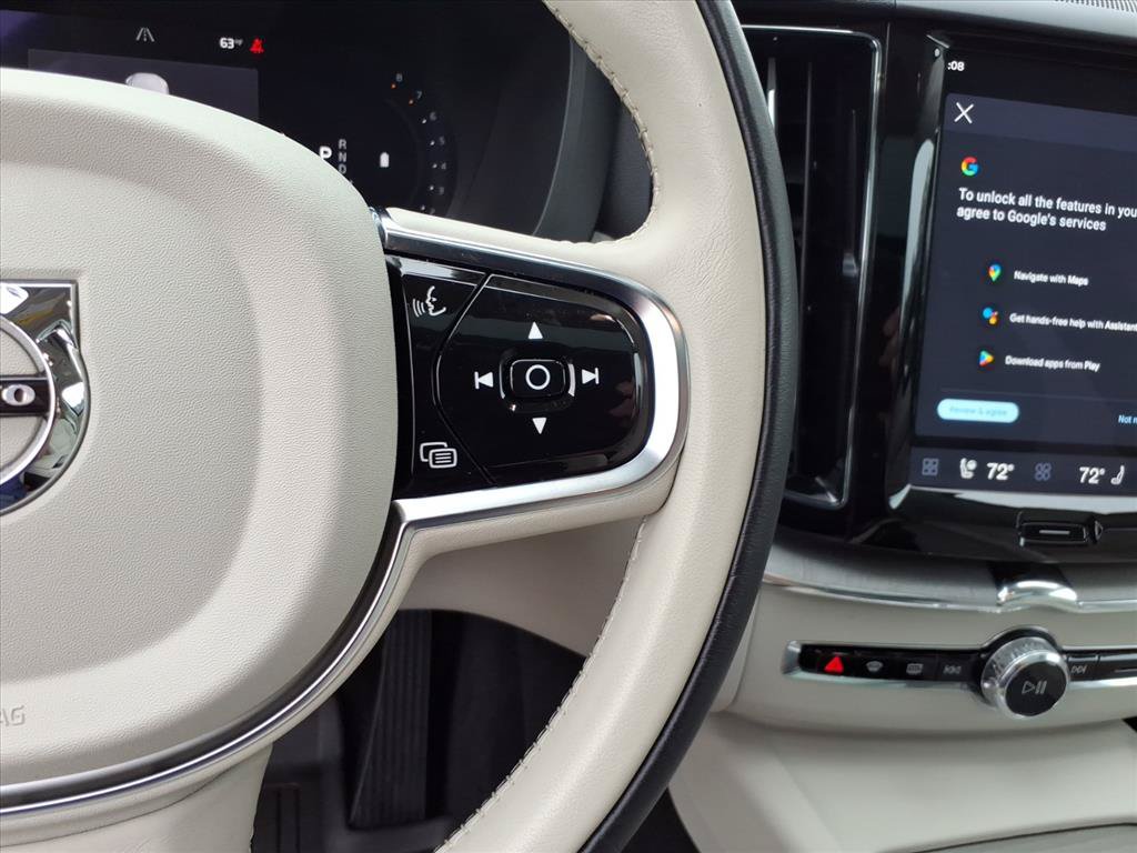 Certified 2024 Volvo XC60 B5 Plus w/ Climate Package AWD/4WD image 18