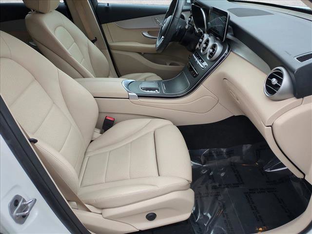 Used 2022 Mercedes-Benz GLC 300 4MATIC w/ Multimedia Package Lite image 21