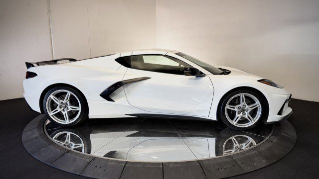 Used 2023 Chevrolet Corvette Stingray Premium Cpe w/ Z51 Performance Package image 28