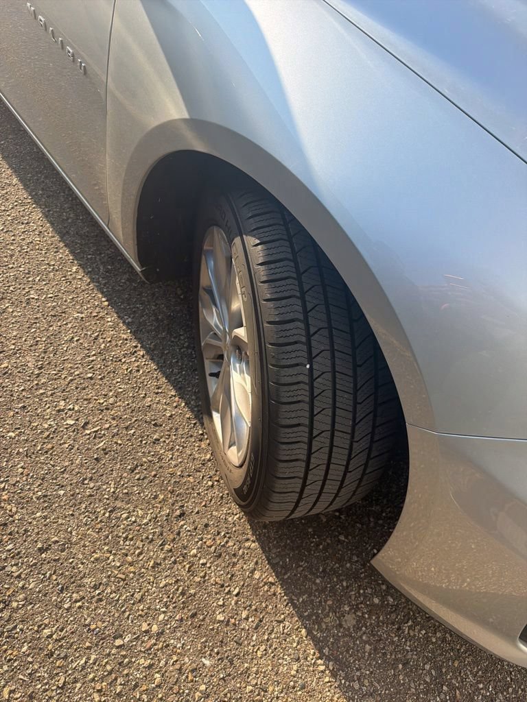 Used 2019 Chevrolet Malibu LT FWD image 12