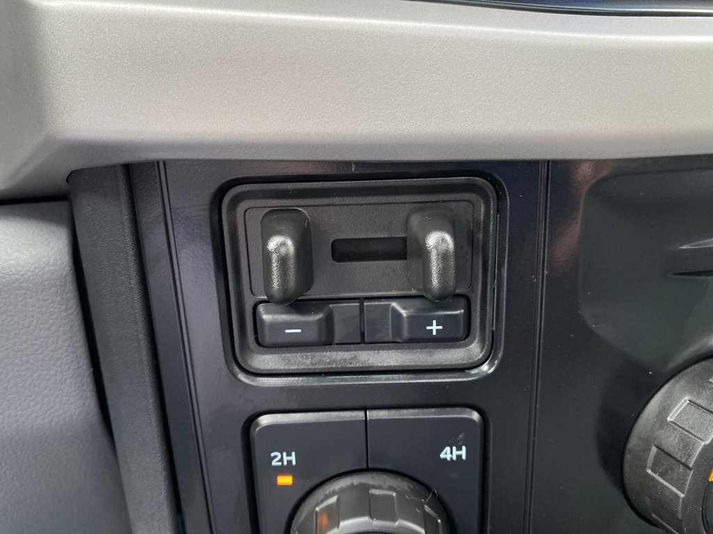 New 2026 Ford F250 XLT w/ XLT Premium Package AWD/4WD image 32
