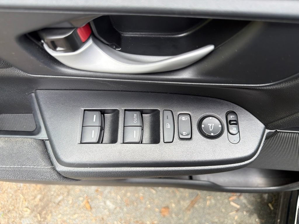 Used 2021 Honda CR-V LX image 17