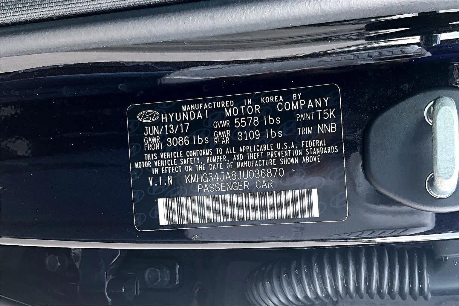 Used 2018 Genesis G90 3.3T Premium RWD image 34