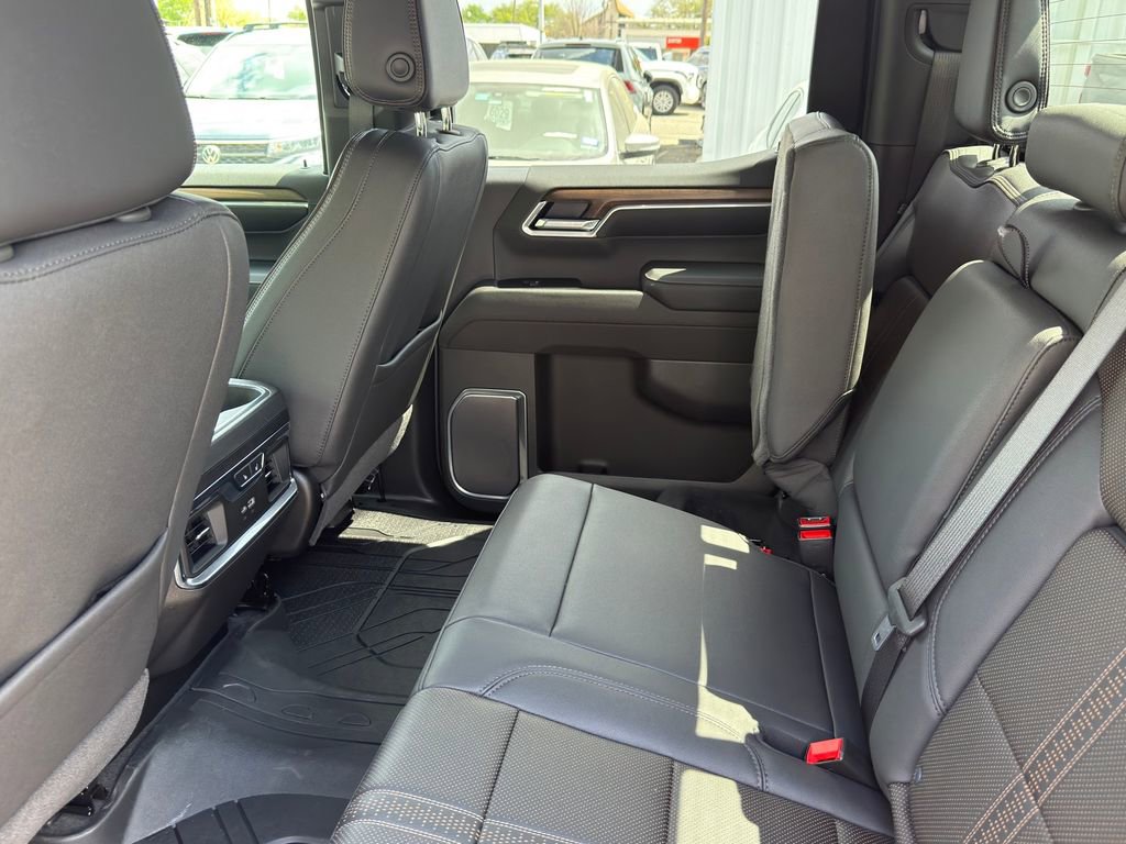 Used 2026 Chevrolet Silverado 1500 High Country w/ Technology Package image 32