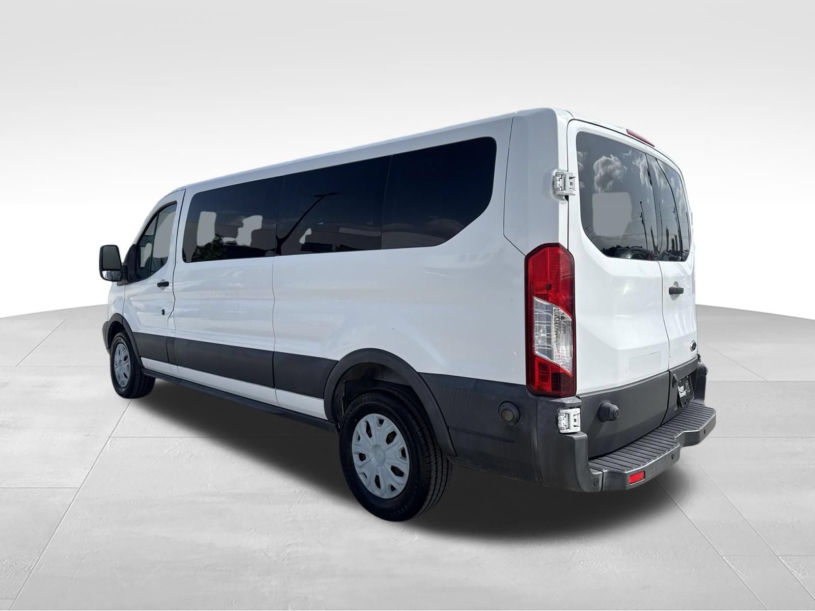 Used 2016 Ford Transit 350 XLT RWD image 7