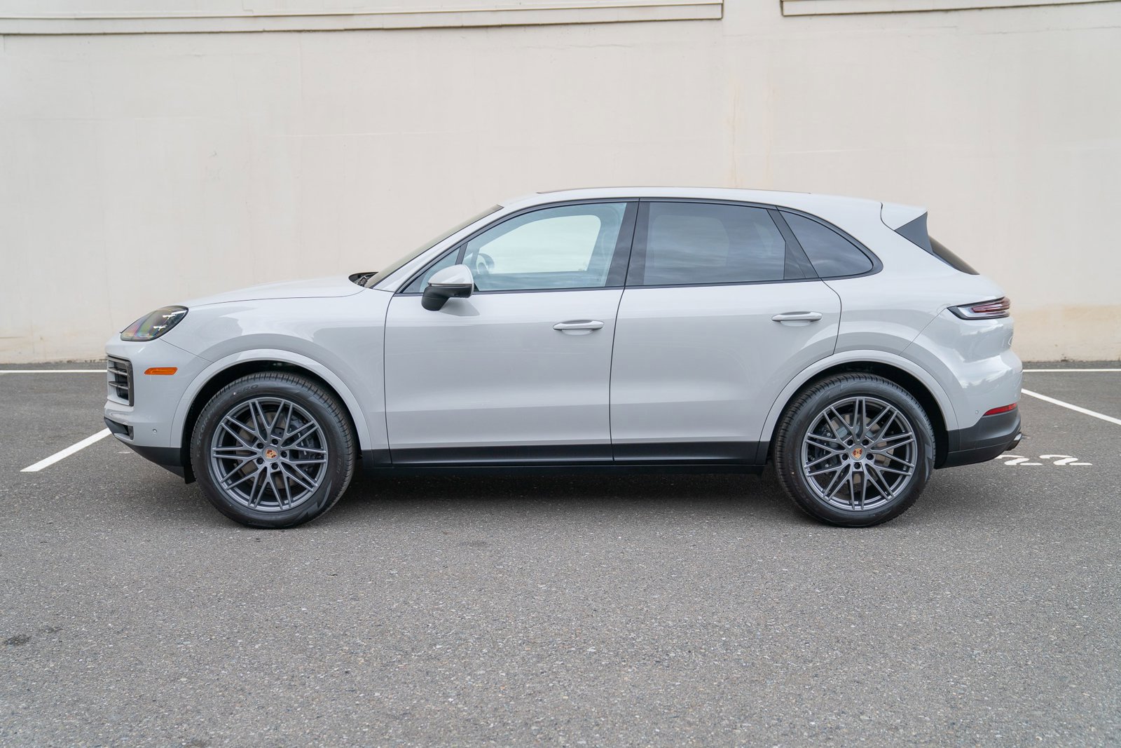 Certified 2026 Porsche Cayenne AWD/4WD image 2