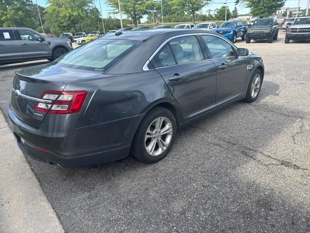 Used 2016 Ford Taurus SE FWD image 6