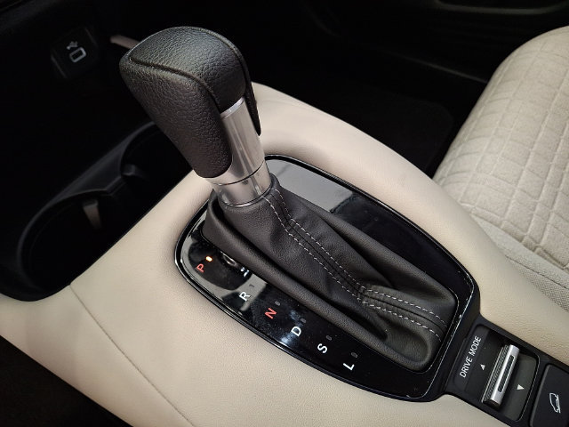 Used 2023 Honda HR-V LX image 17