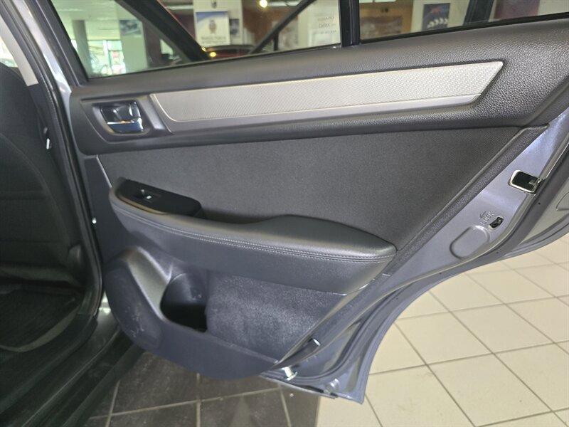 Used 2019 Subaru Outback 2.5i Premium image 17