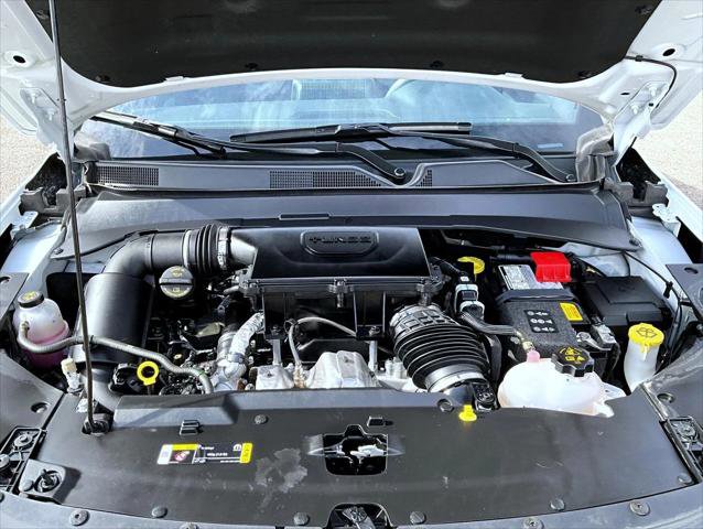 Certified 2025 Jeep Compass Latitude AWD/4WD image 24