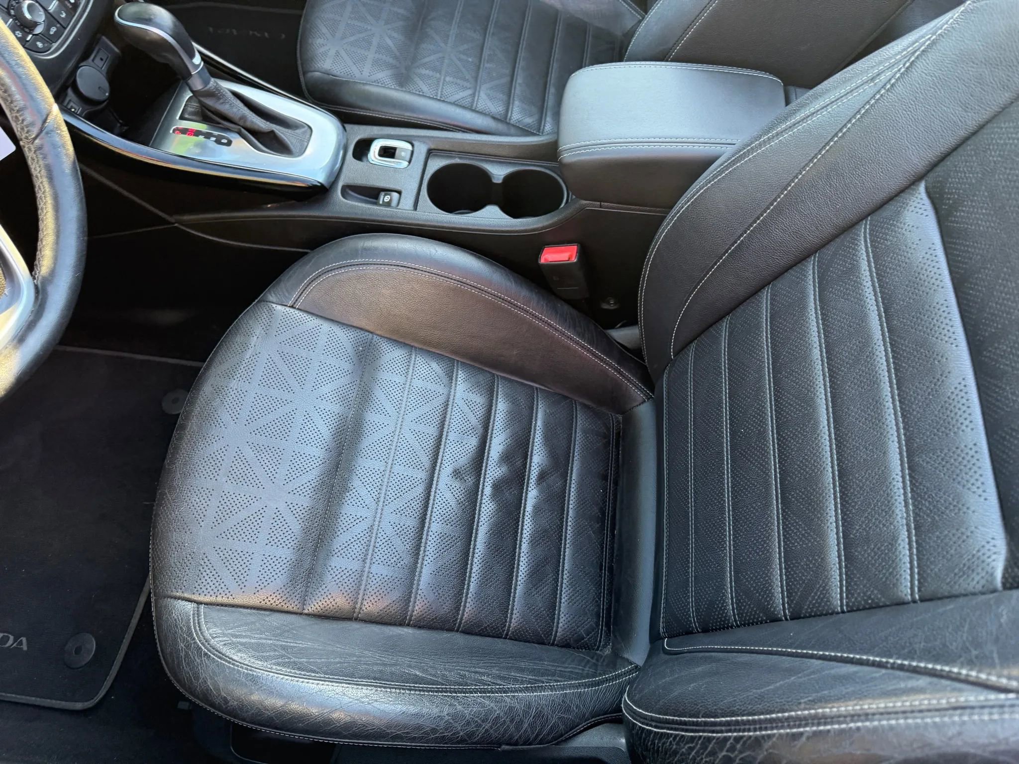 Used 2018 Buick Cascada Premium image 19