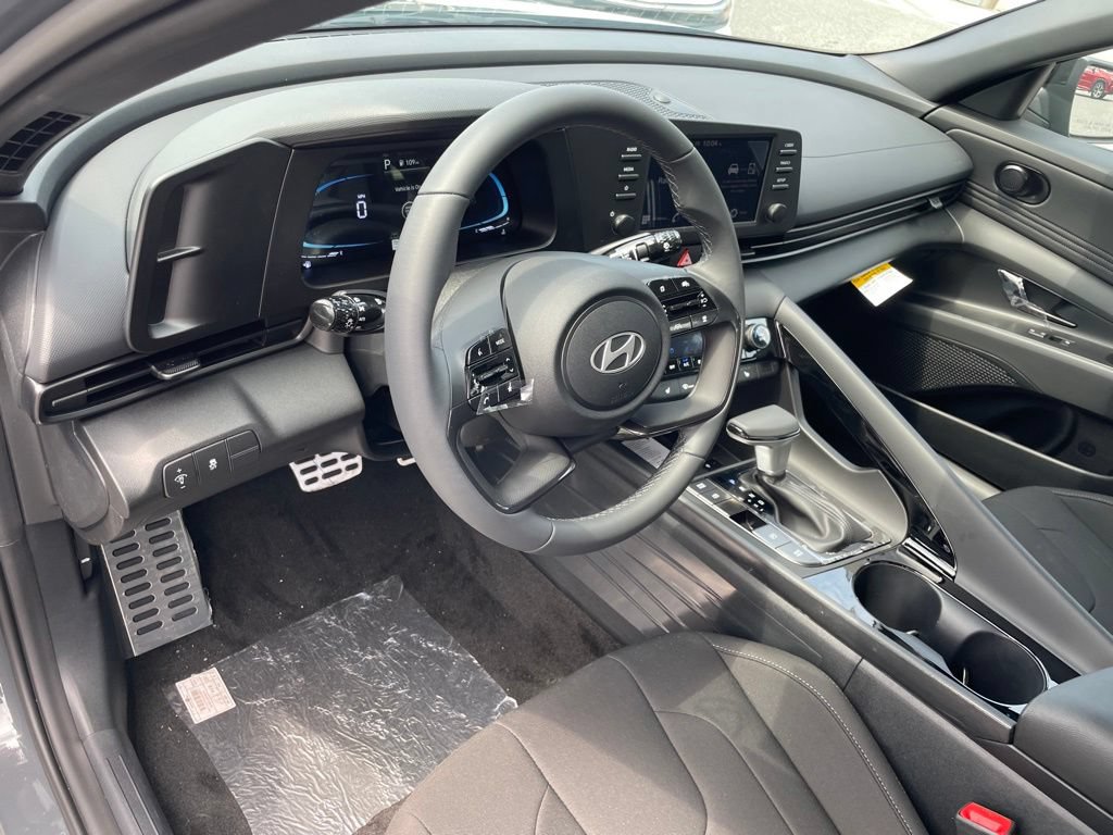 New 2026 Hyundai Elantra SEL Sport Premium FWD image 9