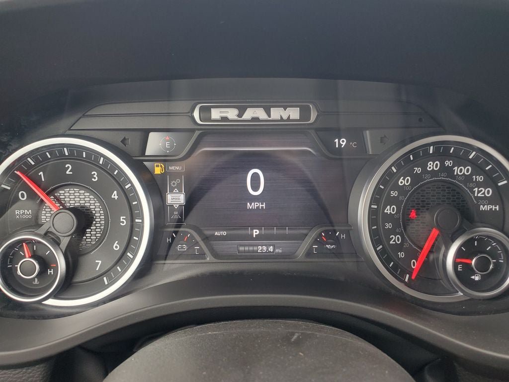 New 2026 RAM 1500 Laramie AWD/4WD image 12