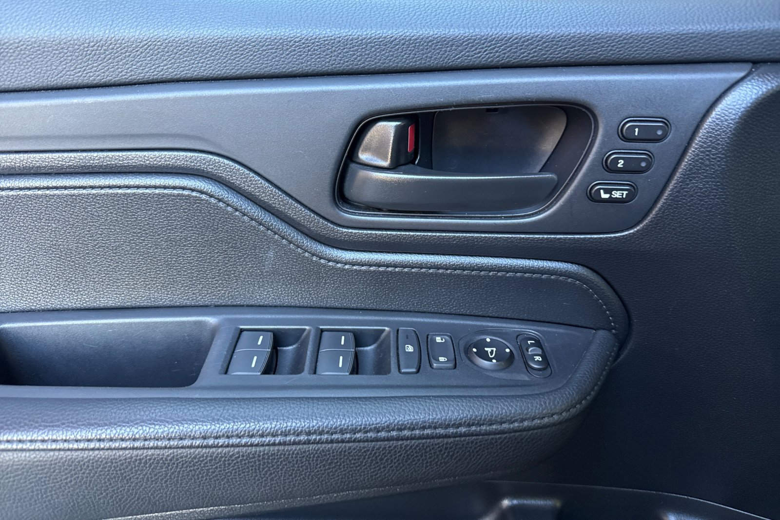 Used 2025 Honda Odyssey EX-L image 12