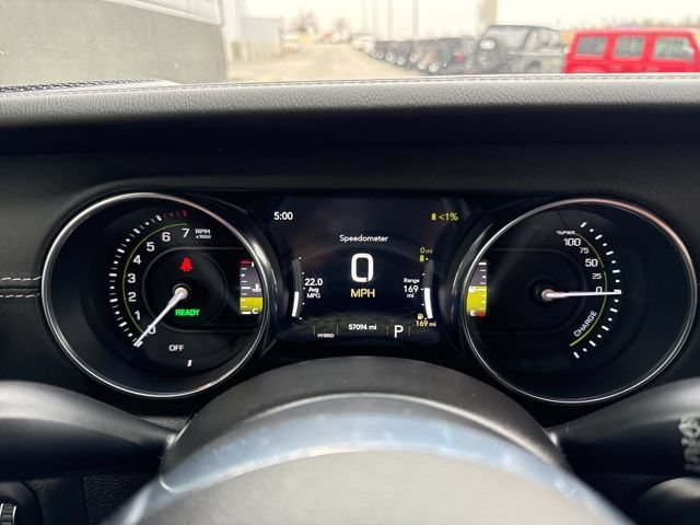 Used 2022 Jeep Wrangler Unlimited Sahara w/ Cold Weather Group AWD/4WD image 17