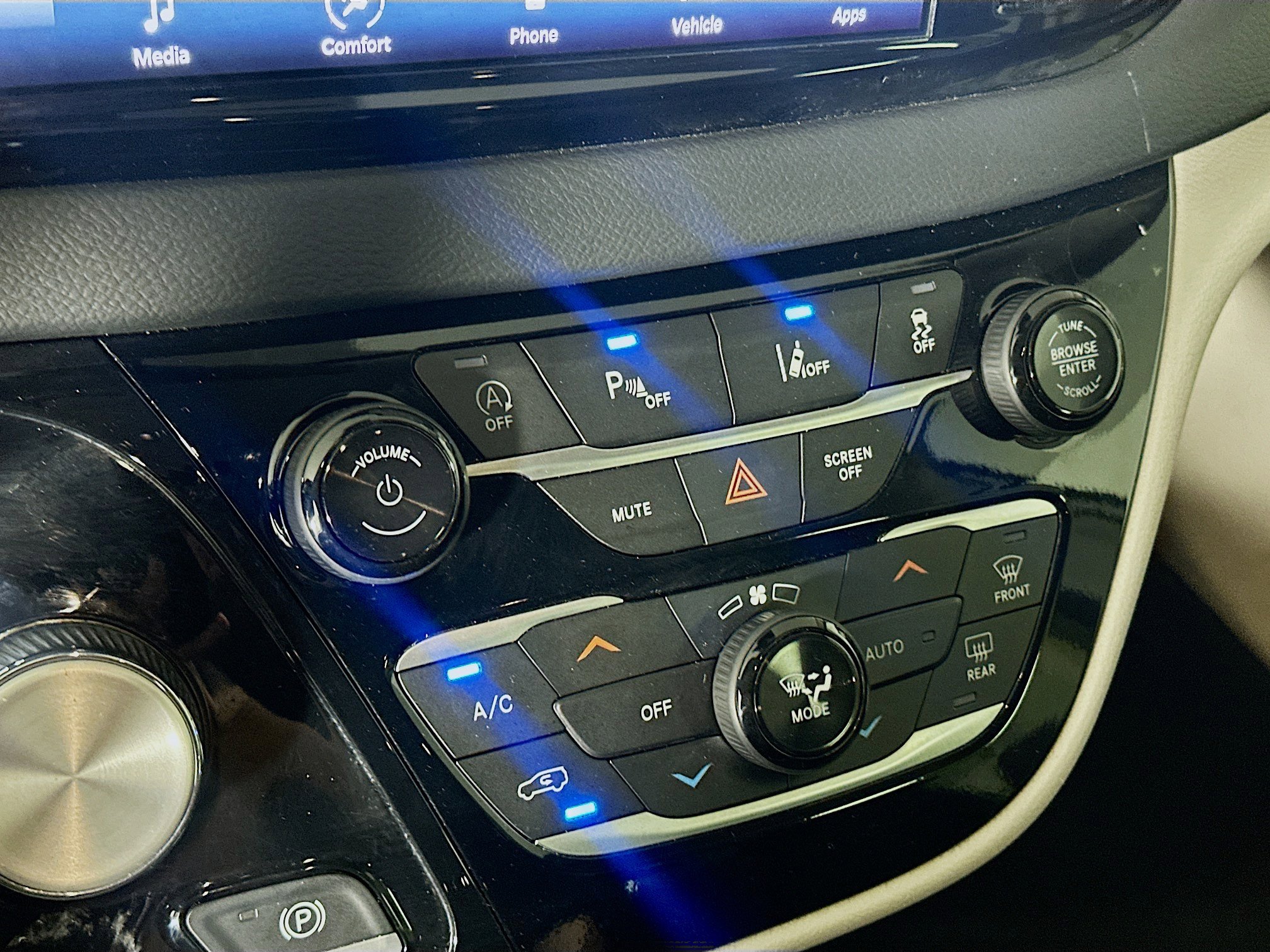 Used 2023 Chrysler Pacifica Touring-L image 23